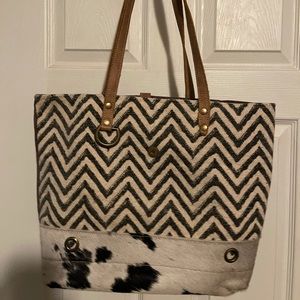 Myra tote w/cowhide